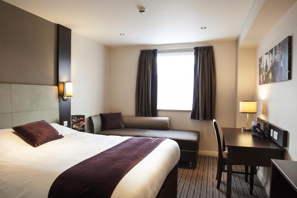 Premier Inn London Heathrow M4/J4 Hillingdon Exteriér fotografie